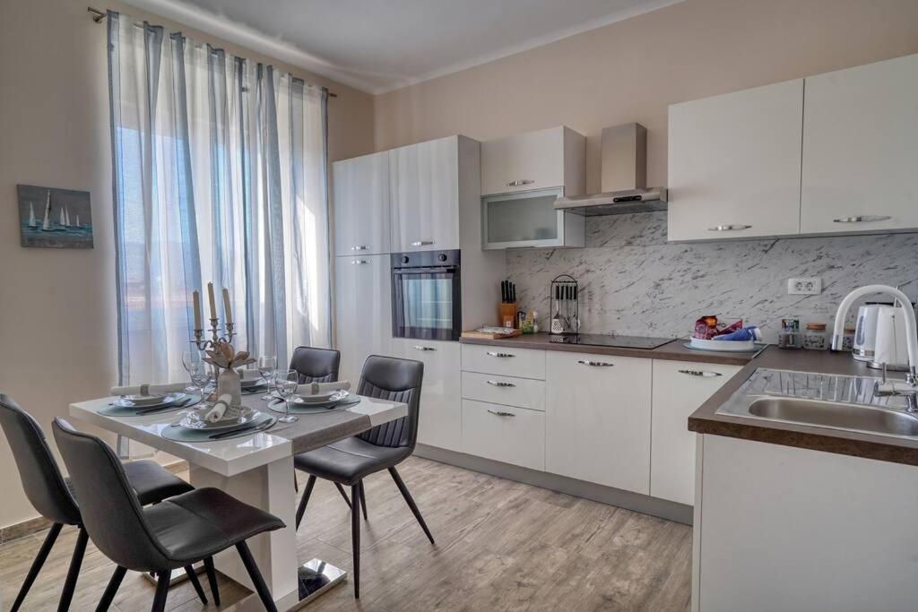 Cozy Modern Apartment リエカ エクステリア 写真
